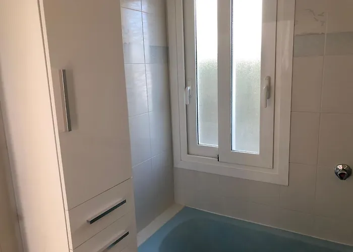 Retiro 10-serviden Apartament